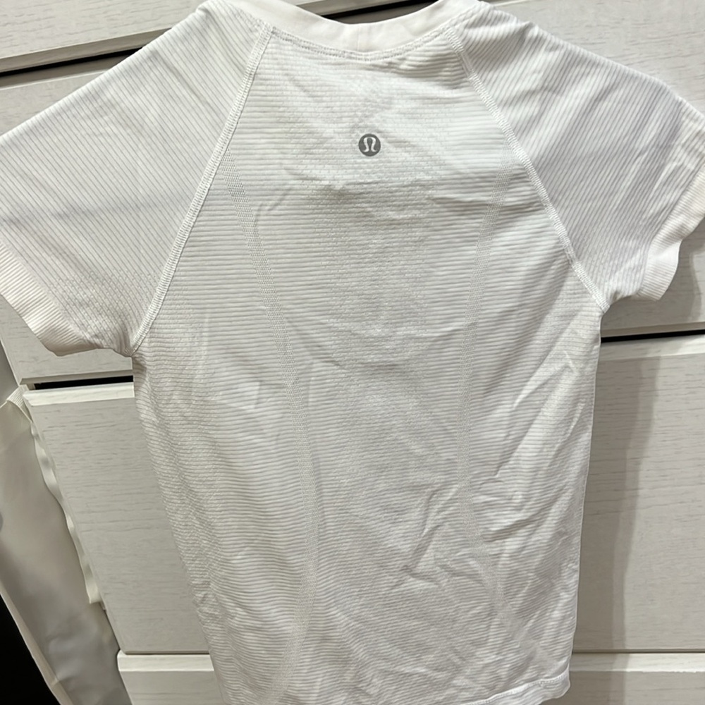 Lululemon Swiftly Tee Race Length - image 2